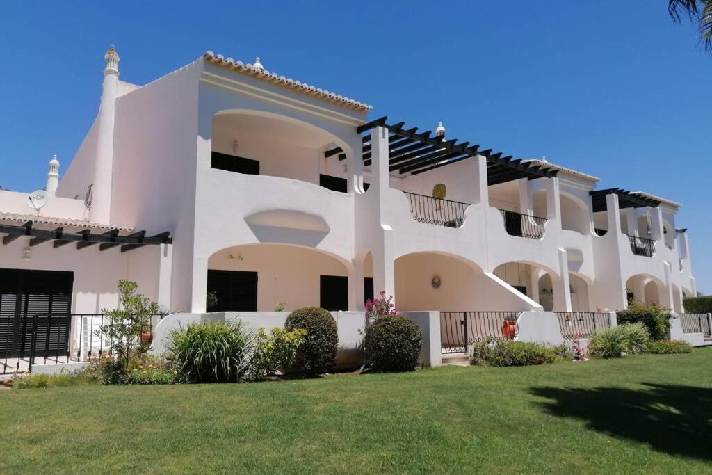 Luxury Modern T2 Ocean View - Free Parking - Pool Leilighet Alvor Eksteriør bilde