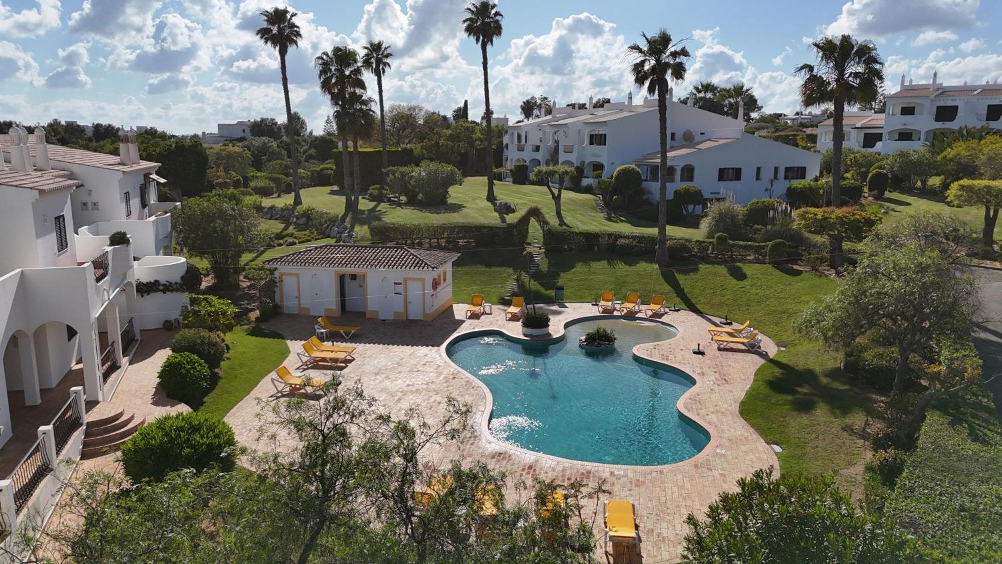 Luxury Modern T2 Ocean View - Free Parking - Pool Leilighet Alvor Eksteriør bilde